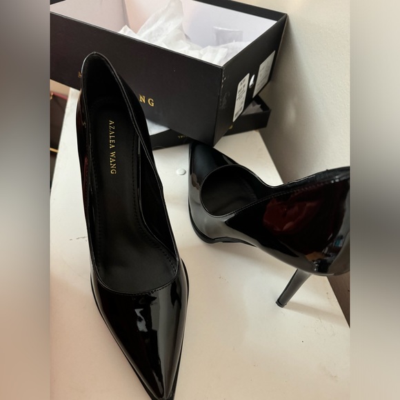 Black Stiletto Pumps - Picture 5 of 7